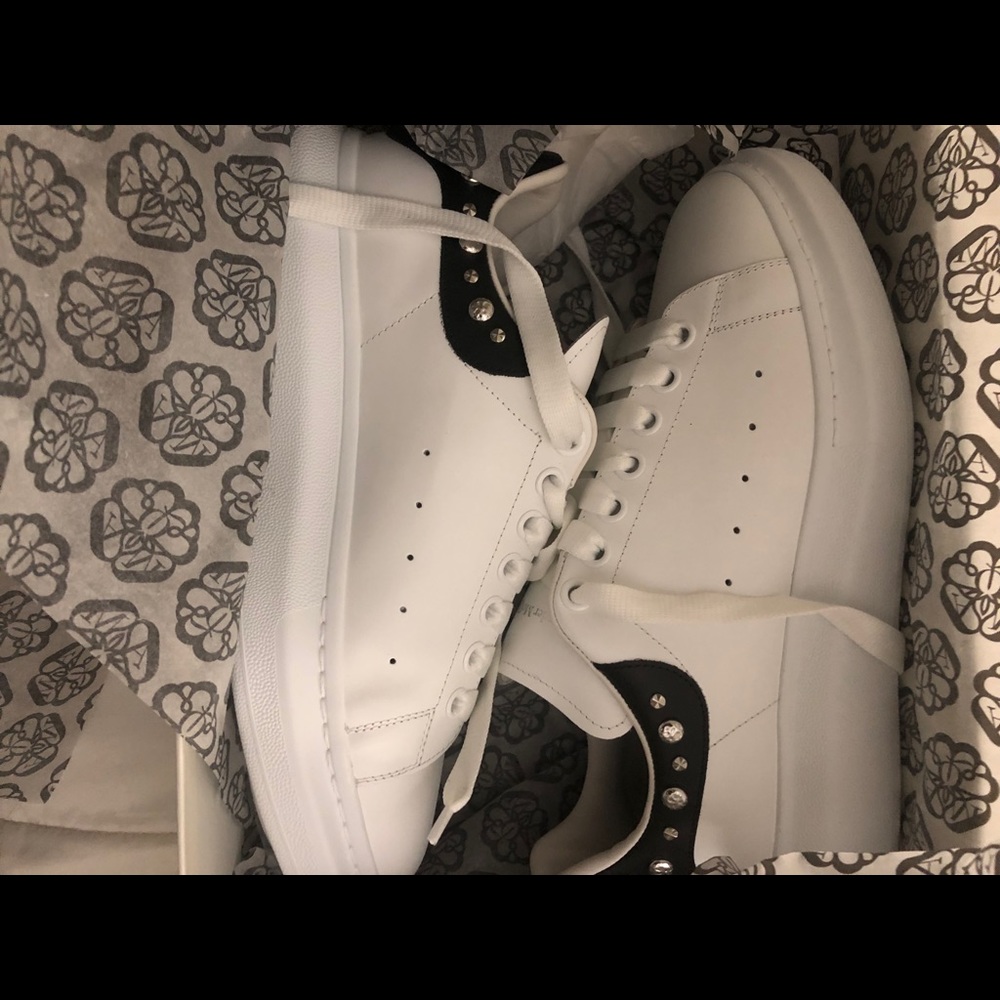 Alexander Mcqueen - image 1